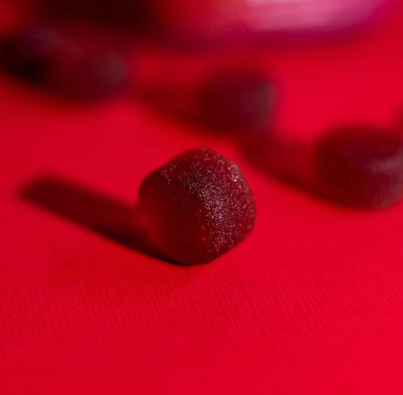 Best THC Microdose Sour Strawberry Cookies 300mg - Image 4